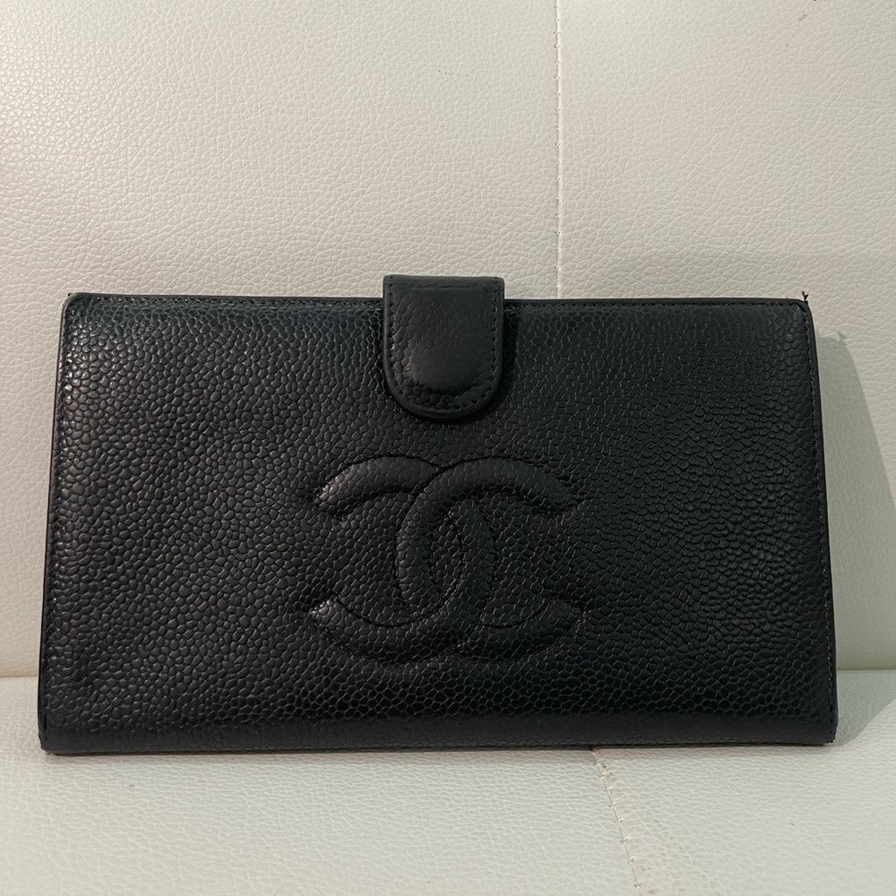 Authentic CHANEL Long Caviar Leather CC Bifold Flap Wallet - Picture 2 of 13